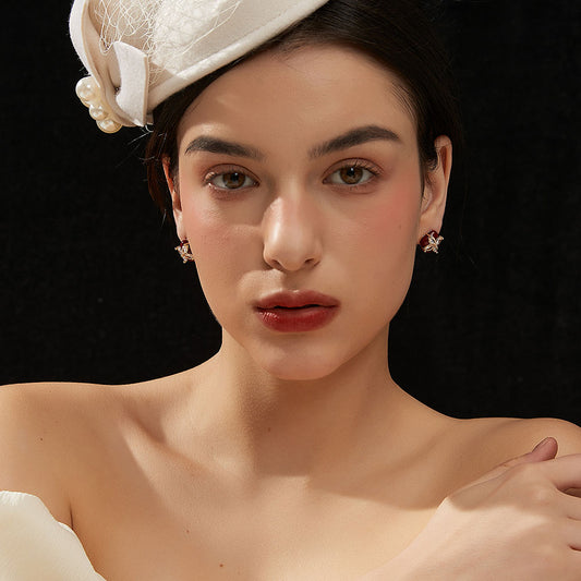 フレンチ紅ガラスピアス