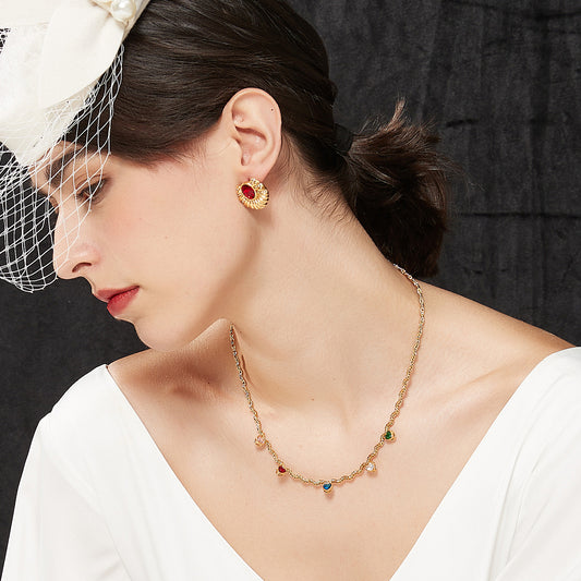 港風ファンレッドピアス