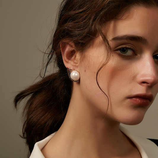 真珠宮廷風小ピアス