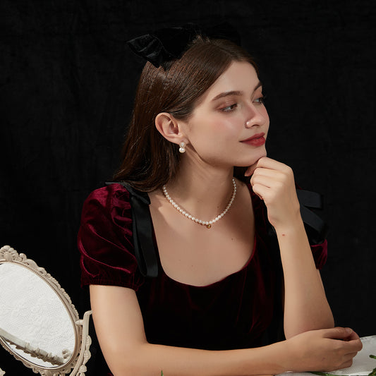 オーバル真珠フレームピアス