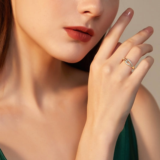 重なりメタルダイヤリング