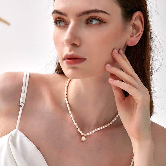 真珠白貝幾何ネックレス