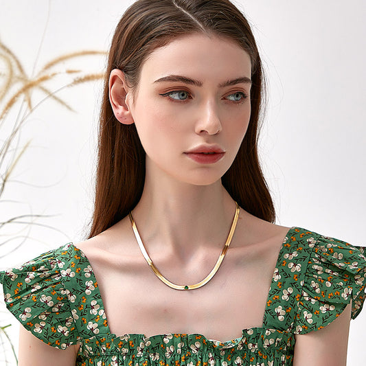 エメラルド蛇骨ネックレス