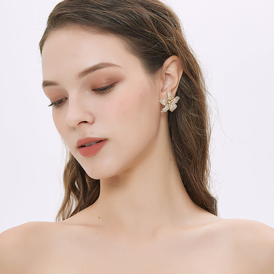 花びらジルコニアピアス