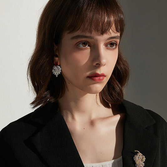 赤宝冠型ジルコニアピアス