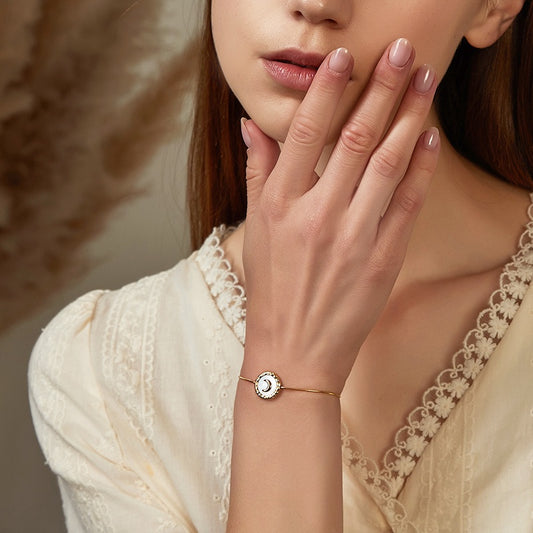 月貝殻チェーンブレスレット