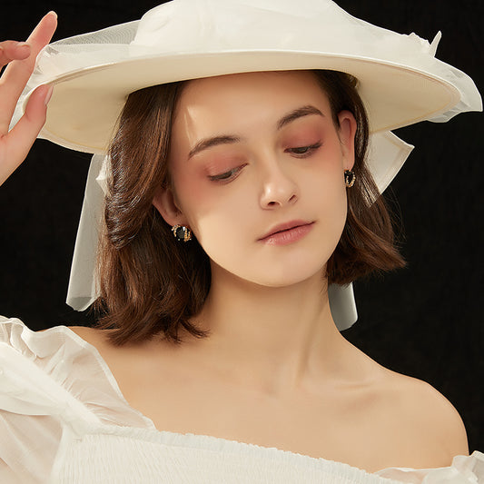 ゴールド枝黒樹脂ピアス