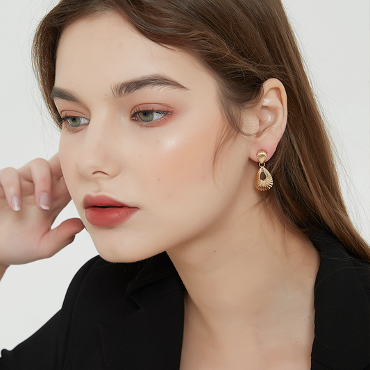 水滴型シンプル金イヤリング