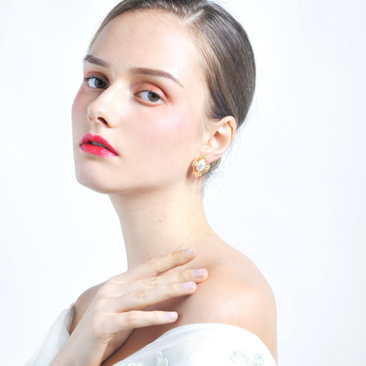 レトロ港風レース真珠宮廷耳夹