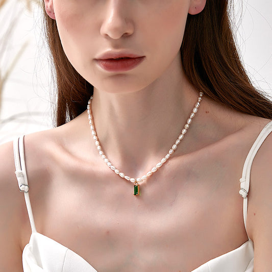 真珠エメラルドネックレス