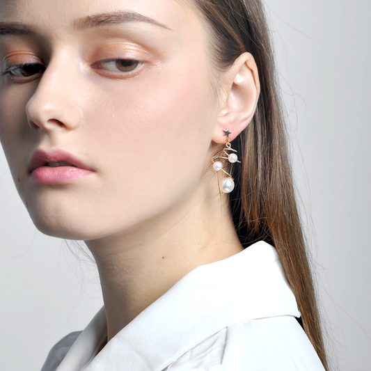 スパイラル真珠ピアス