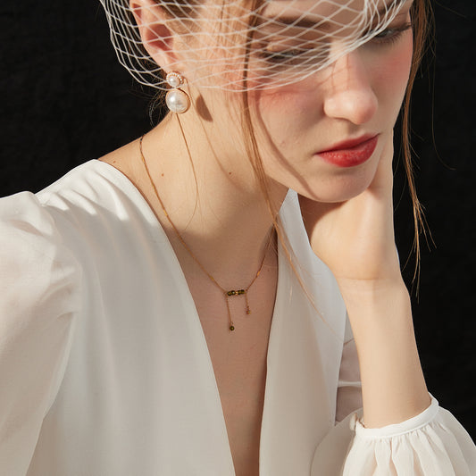 緑瑠璃アシンメトリーネックレス