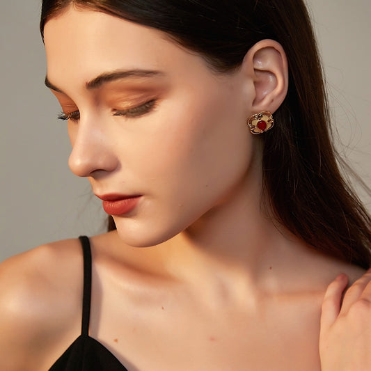 赤宝石彫刻港風耳夹