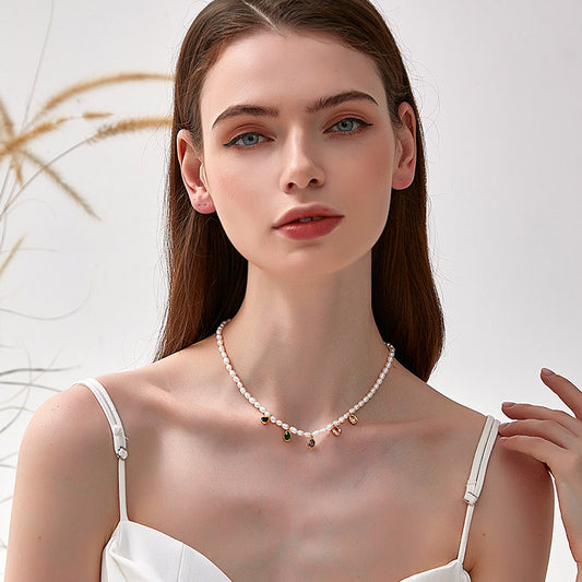 真珠カラーペンダントネックレス