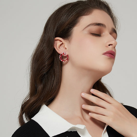 欧米風赤ガラスアーチイヤリング