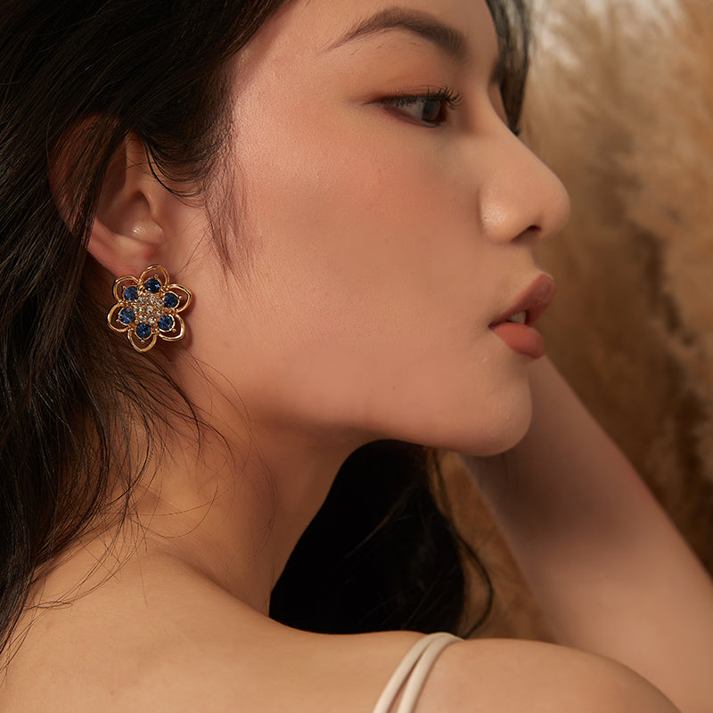 山茶花青ジルコニアピアス