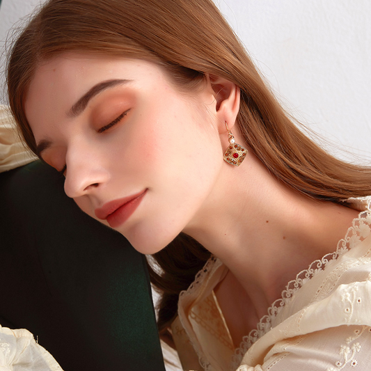 花型彩釉真珠風耳夹