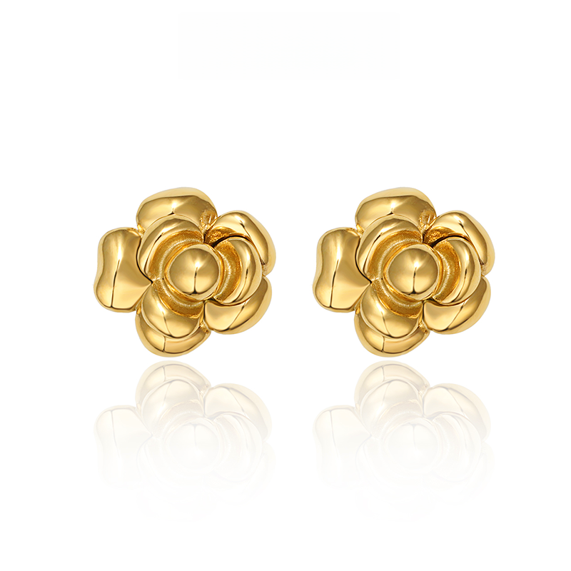 ゴールド山茶花ピアス