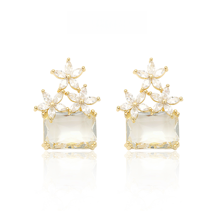 ジルコニア花クリスタルピアス