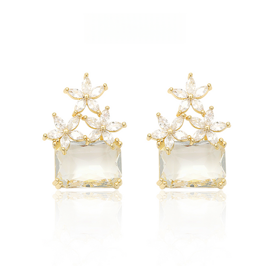 ジルコニア花クリスタルピアス