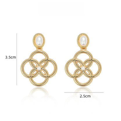 欧米風镂空真珠耳饰