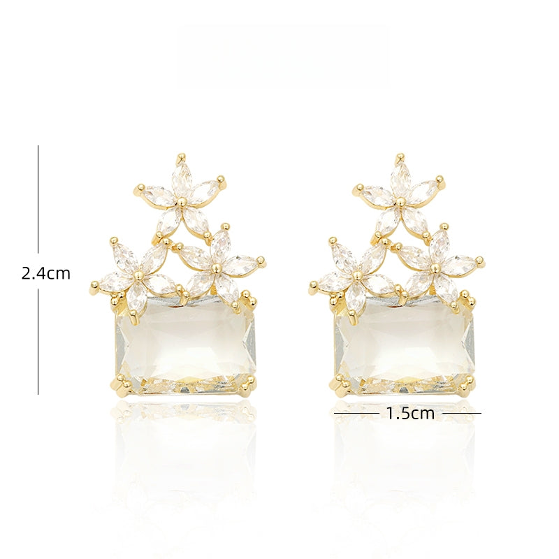 ジルコニア花クリスタルピアス