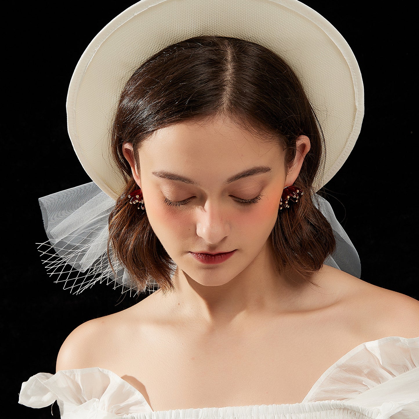 赤瑠璃花欧米風ピアス