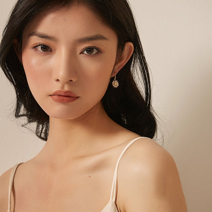 太陽の花ジルコニアピアス