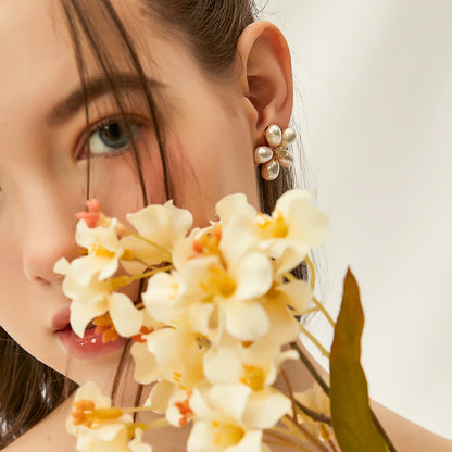 真珠調花耳夹