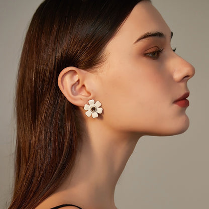 白い花彩釉ピアス