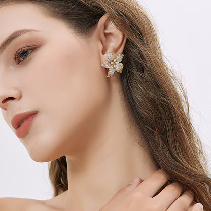 花びらジルコニアピアス