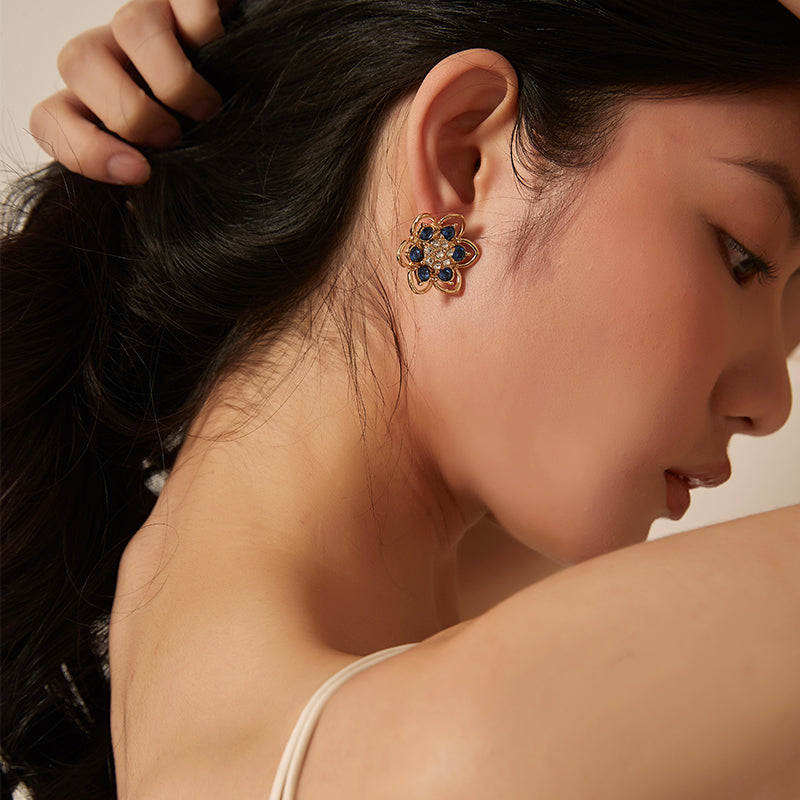 山茶花青ジルコニアピアス
