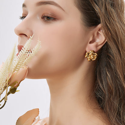 ゴールド山茶花ピアス