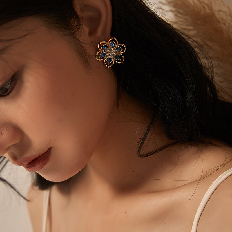 山茶花青ジルコニアピアス